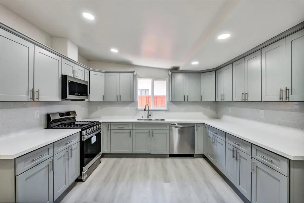 28315 Rochelle Ave, Hayward, California 94544 home-pic-16