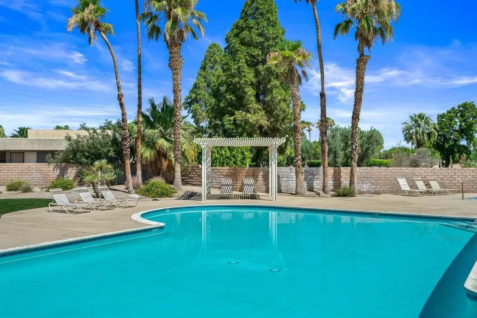 2901 Sunflower Circle W, Palm Springs, California 92262 home-pic-23