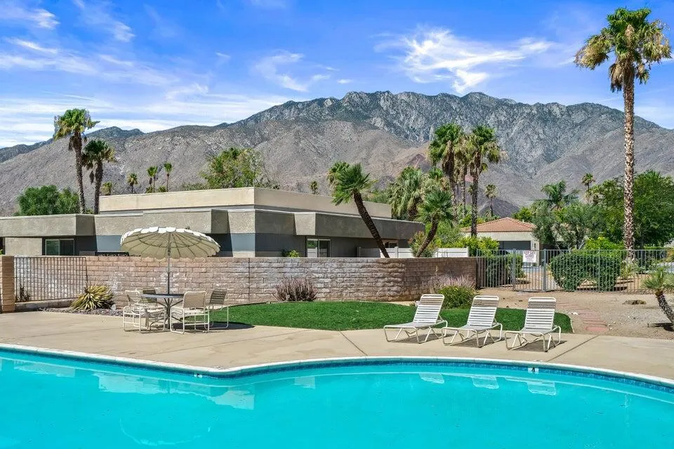 2901 Sunflower Circle W, Palm Springs, California 92262 home-pic-19