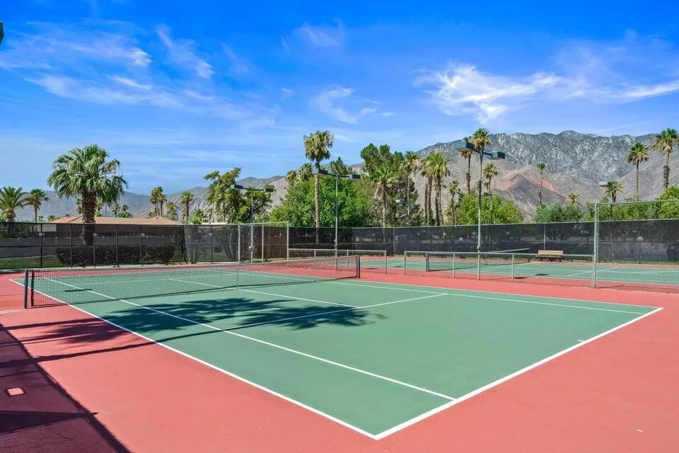 2901 Sunflower Circle W, Palm Springs, California 92262 home-pic-24