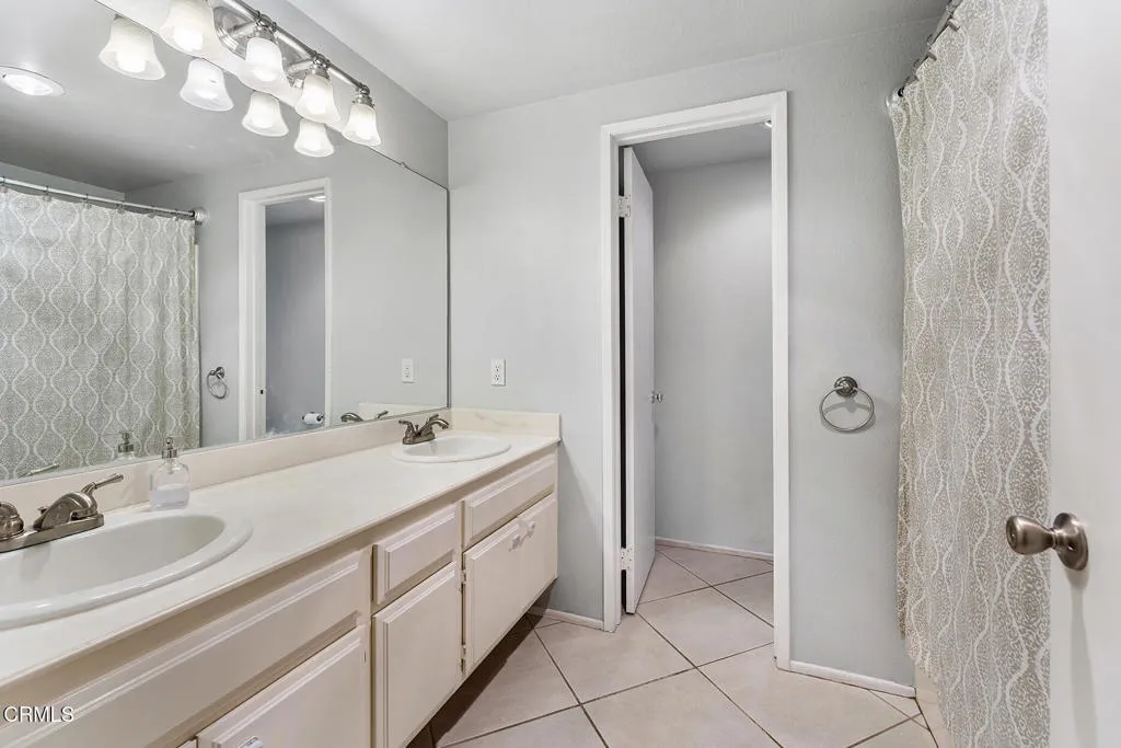 4448 Lubbock Drive C, Simi Valley, California 93063 home-pic-18