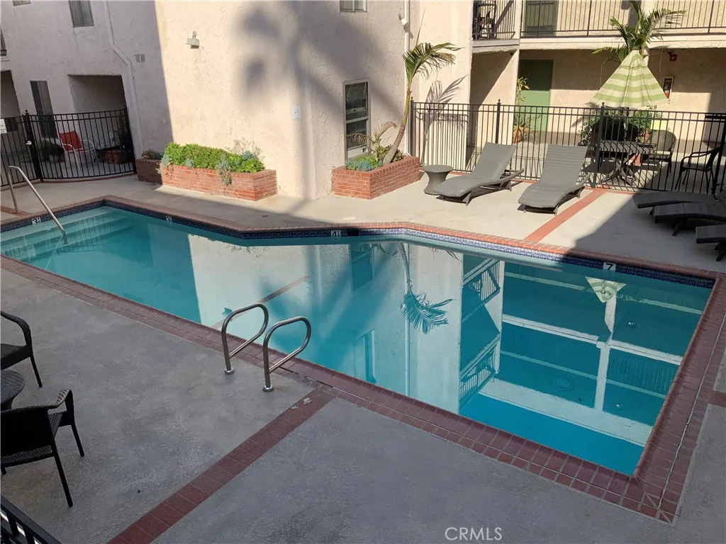 409 Burchett 220, Glendale, California 91203 home-pic-38