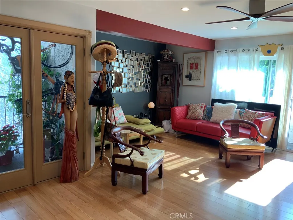 409 Burchett 220, Glendale, California 91203 home-pic-12