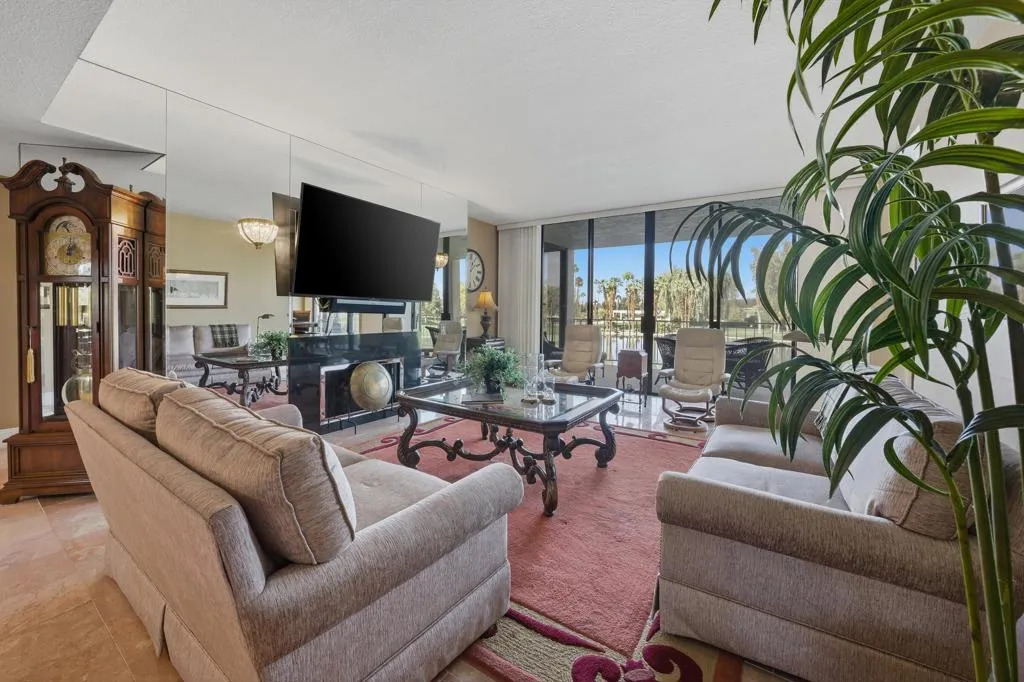 910 Island Drive 206, Rancho Mirage, California 92270 home-pic-9