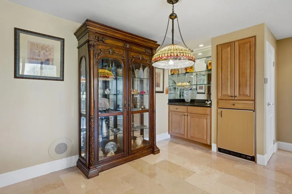 910 Island Drive 206, Rancho Mirage, California 92270 home-pic-13