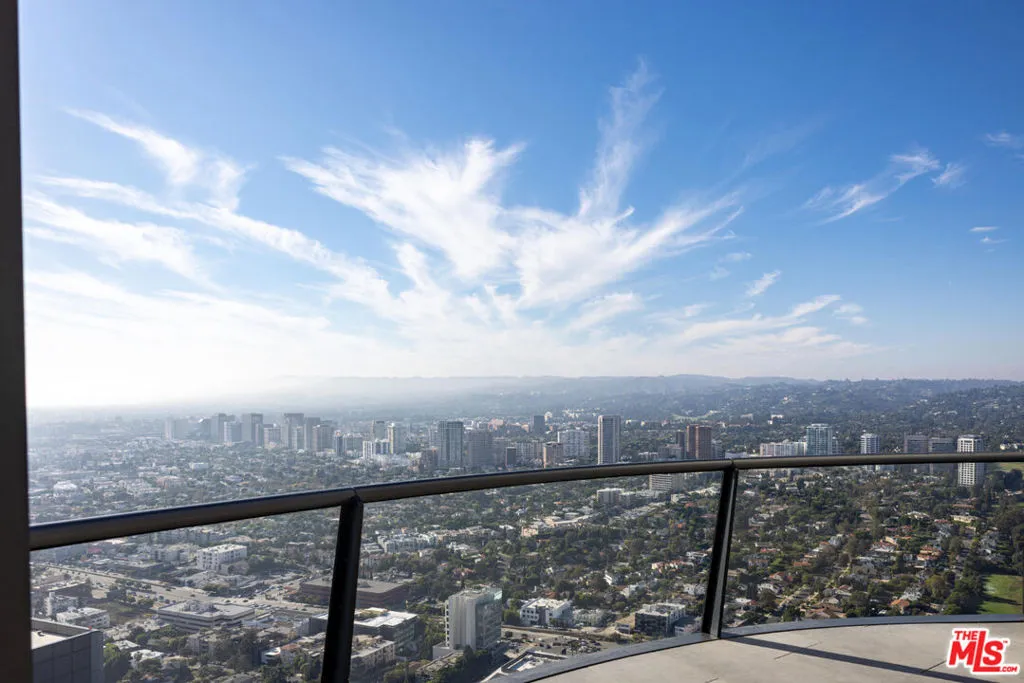 211 W Elm Court 3a, Los Angeles, California 90067 home-pic-10