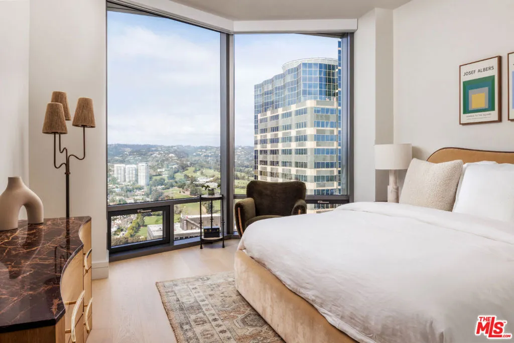 211 W Elm Court 3a, Los Angeles, California 90067 home-pic-9