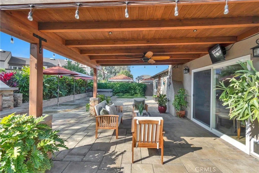 917 Helena, Costa Mesa, California 92626 home-pic-25