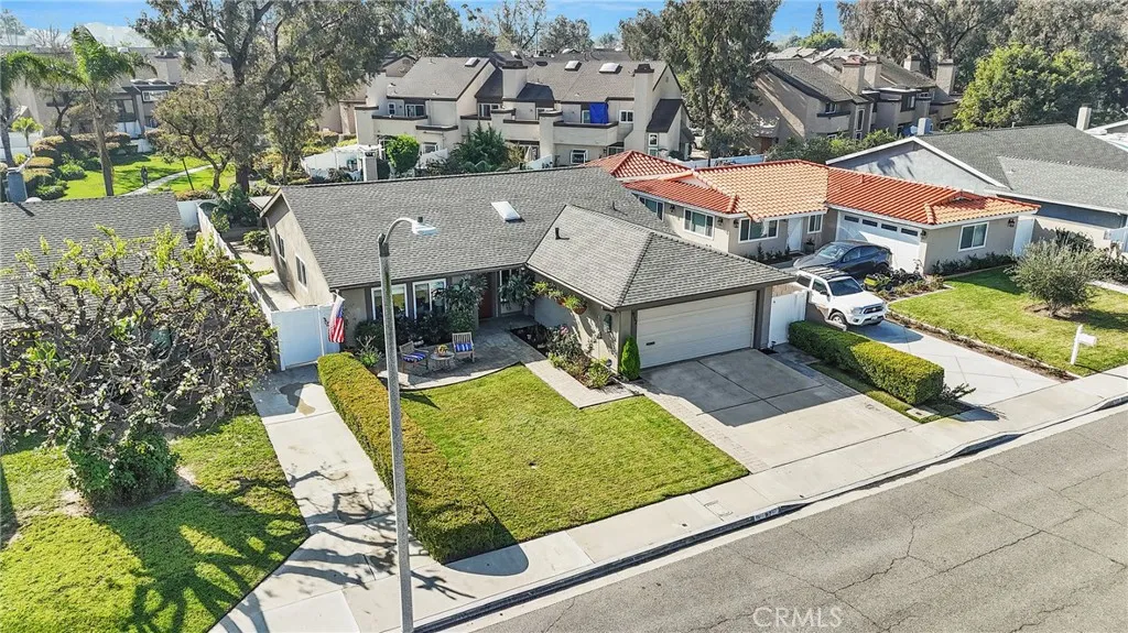 917 Helena, Costa Mesa, California 92626 home-pic-1