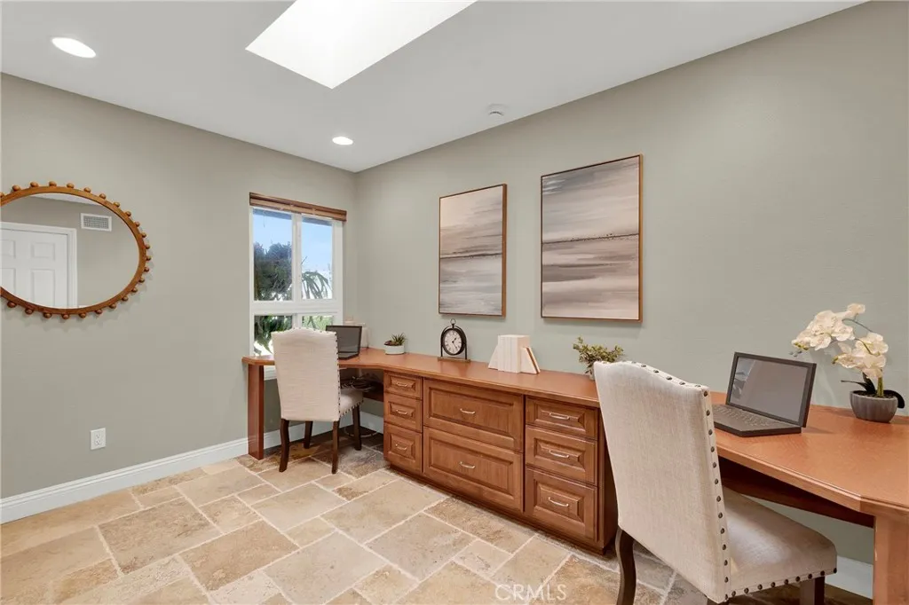917 Helena, Costa Mesa, California 92626 home-pic-15