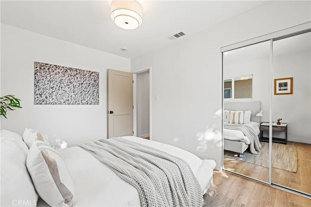 15933 Haynes Street, Van Nuys, California 91406 home-pic-15
