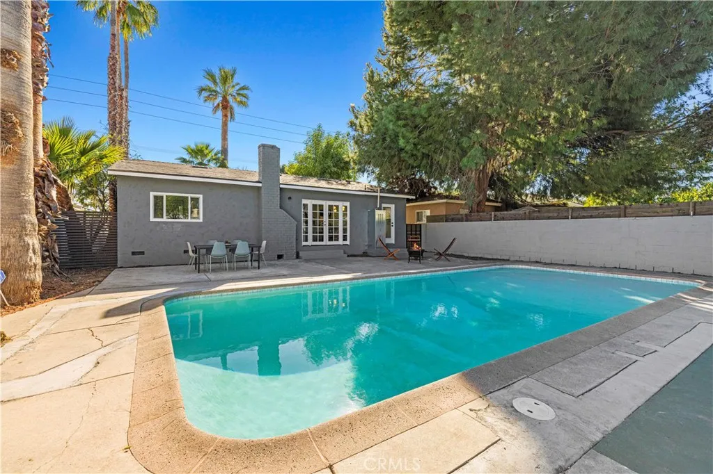 15933 Haynes Street, Van Nuys, California 91406 home-pic-22