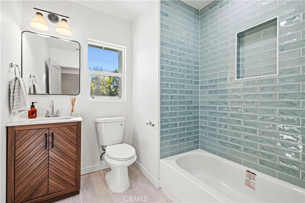 15933 Haynes Street, Van Nuys, California 91406 home-pic-12
