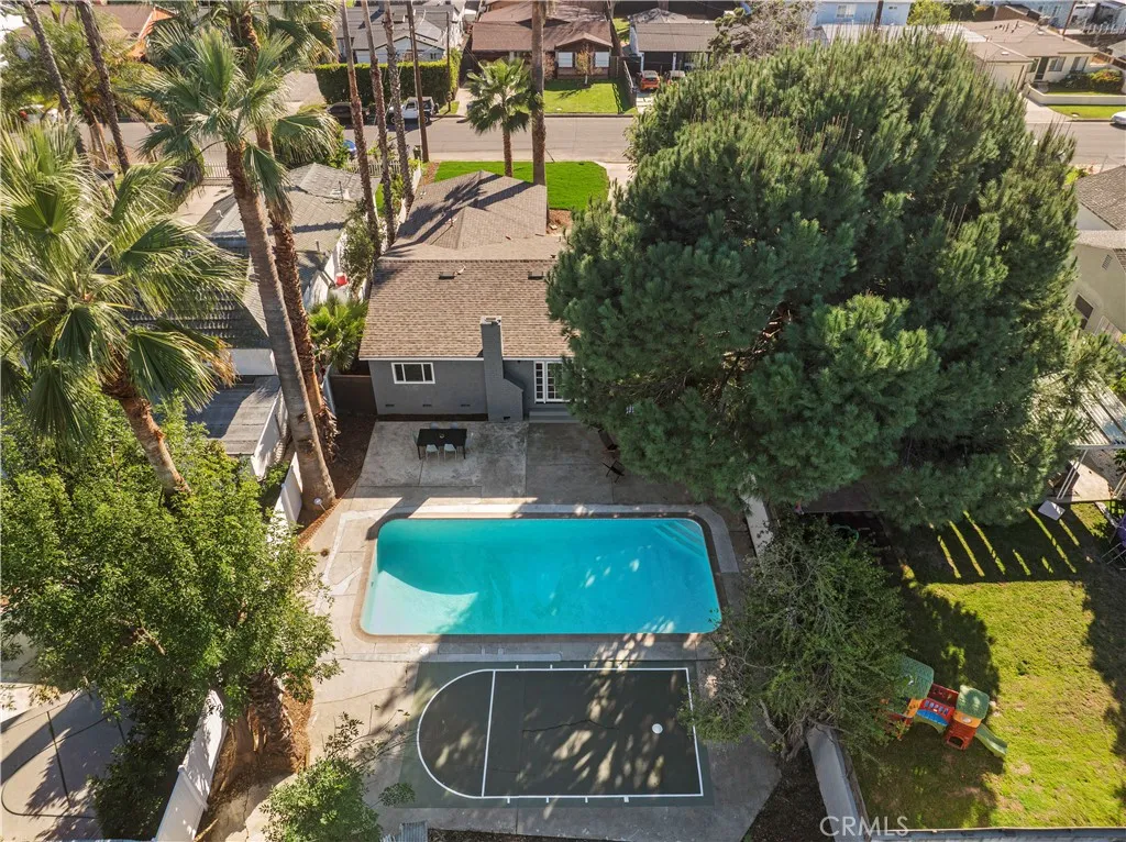 15933 Haynes Street, Van Nuys, California 91406 home-pic-26
