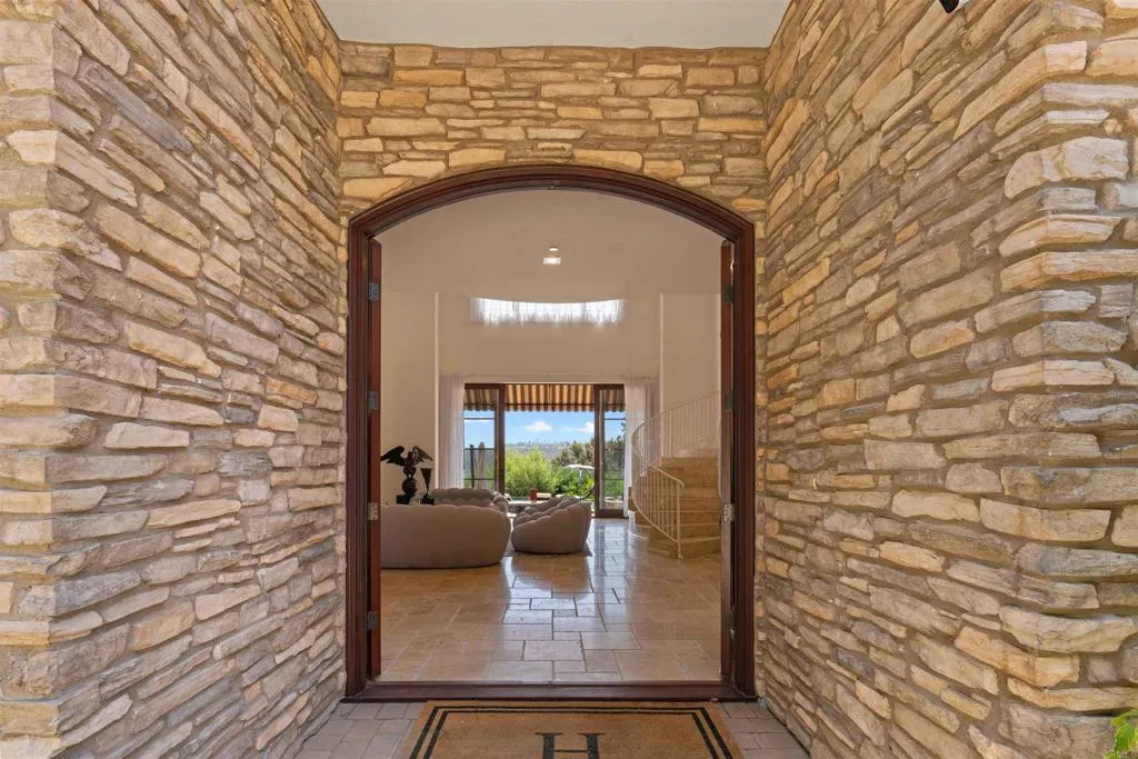 5171 Del Mar Mesa Road, San Diego, California 92130 home-pic-3