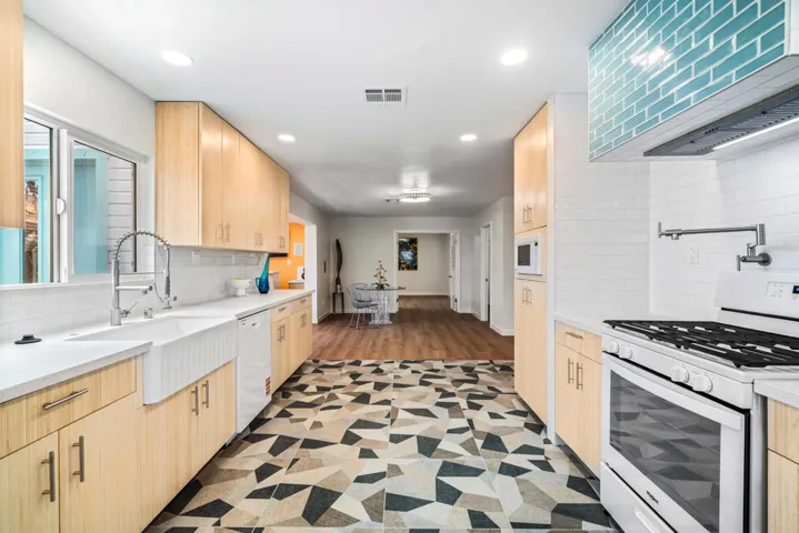 Open kitchen