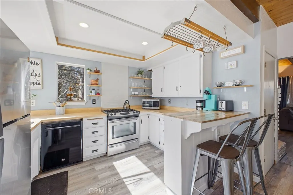 33061 Bluebird, Running Springs, California 92382 home-pic-10