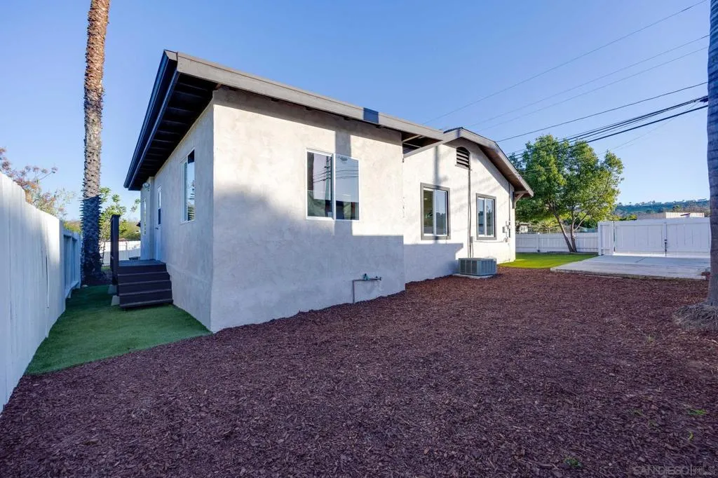 9428 Prospect Ave, Santee, California 92071 home-pic-19