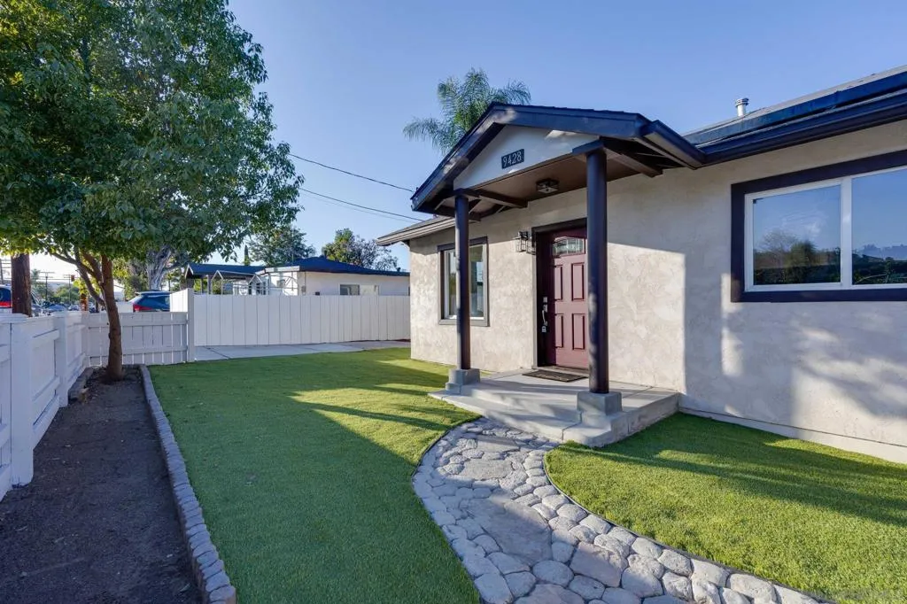 9428 Prospect Ave, Santee, California 92071 home-pic-3