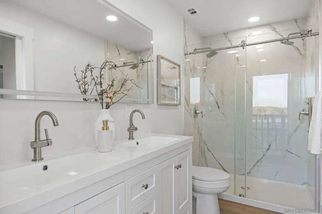 9428 Prospect Ave, Santee, California 92071 home-pic-13