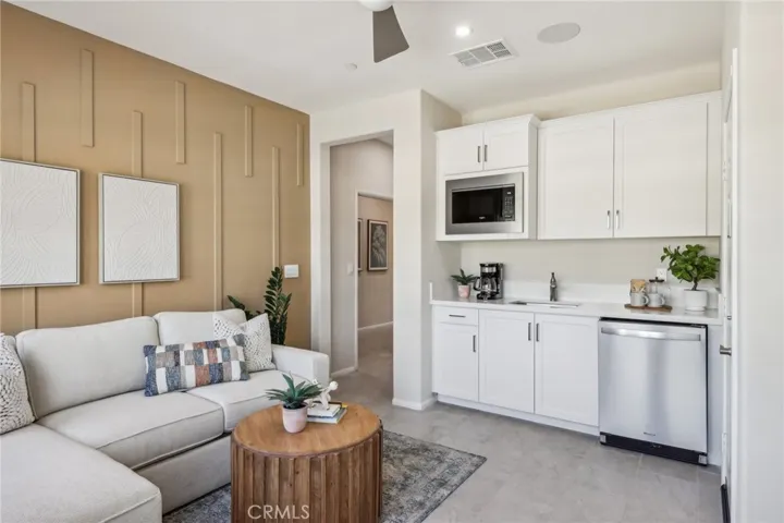 MODEL HOME
