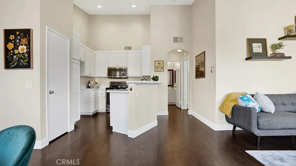 19431 57d Rue De Valore, Lake Forest, California 92610 home-pic-7