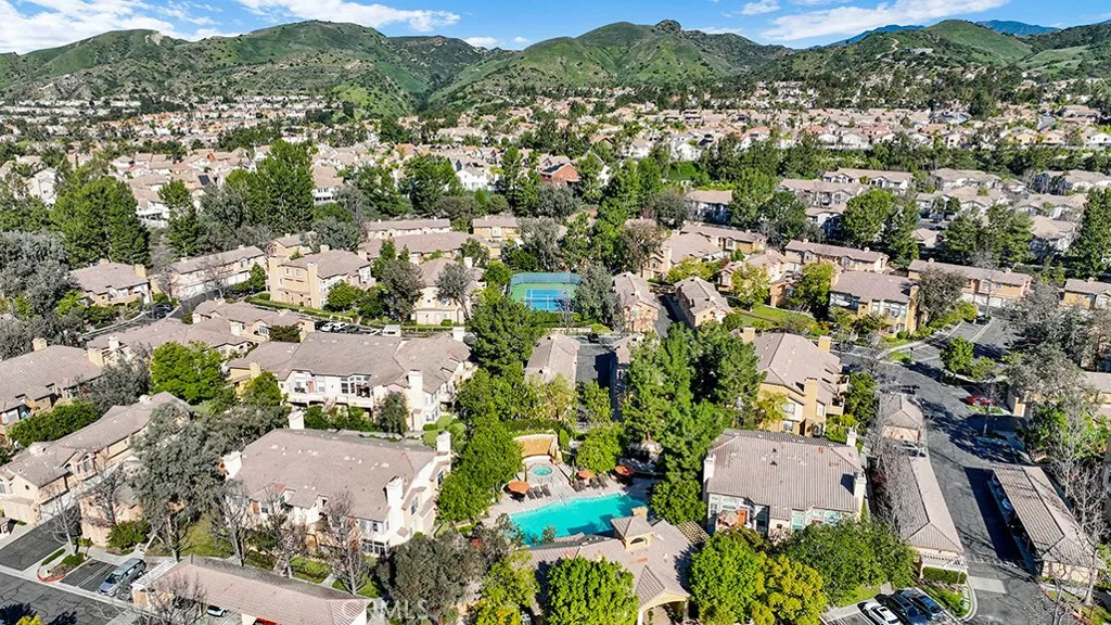 19431 57d Rue De Valore, Lake Forest, California 92610 home-pic-28