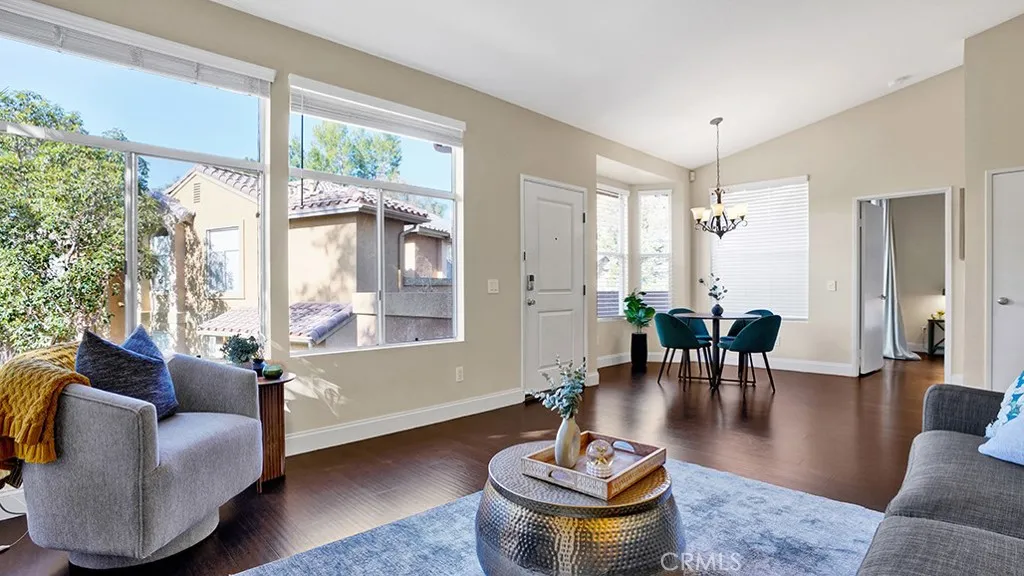 19431 57d Rue De Valore, Lake Forest, California 92610 home-pic-5