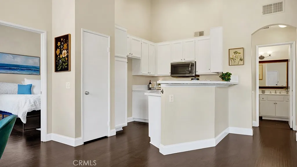 19431 57d Rue De Valore, Lake Forest, California 92610 home-pic-8