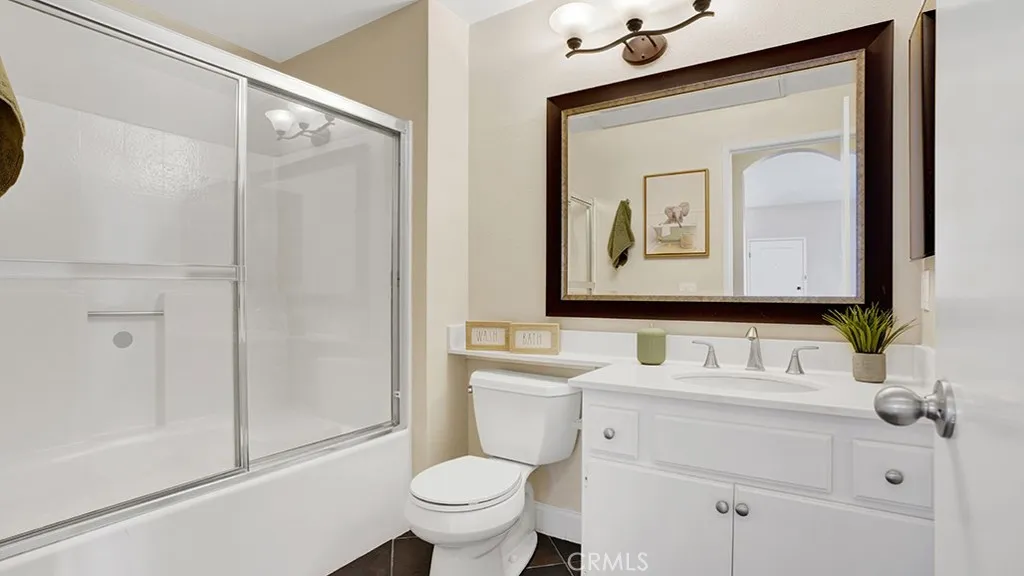 19431 57d Rue De Valore, Lake Forest, California 92610 home-pic-11