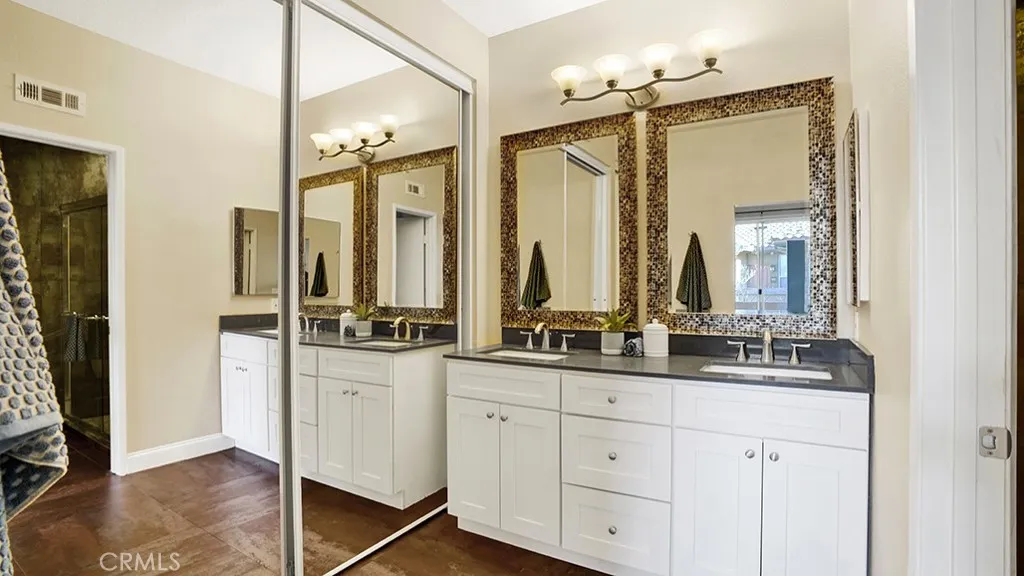 19431 57d Rue De Valore, Lake Forest, California 92610 home-pic-21