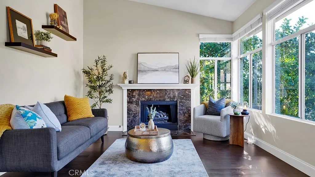 19431 57d Rue De Valore, Lake Forest, California 92610 home-pic-2