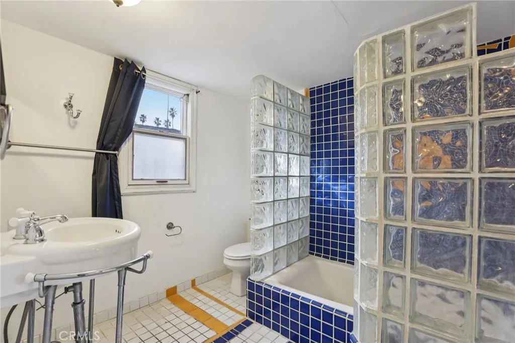 202 Mira Mar, Long Beach, California 90803 home-pic-23