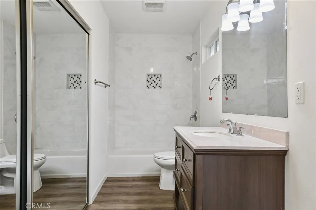 202 Mira Mar, Long Beach, California 90803 home-pic-13