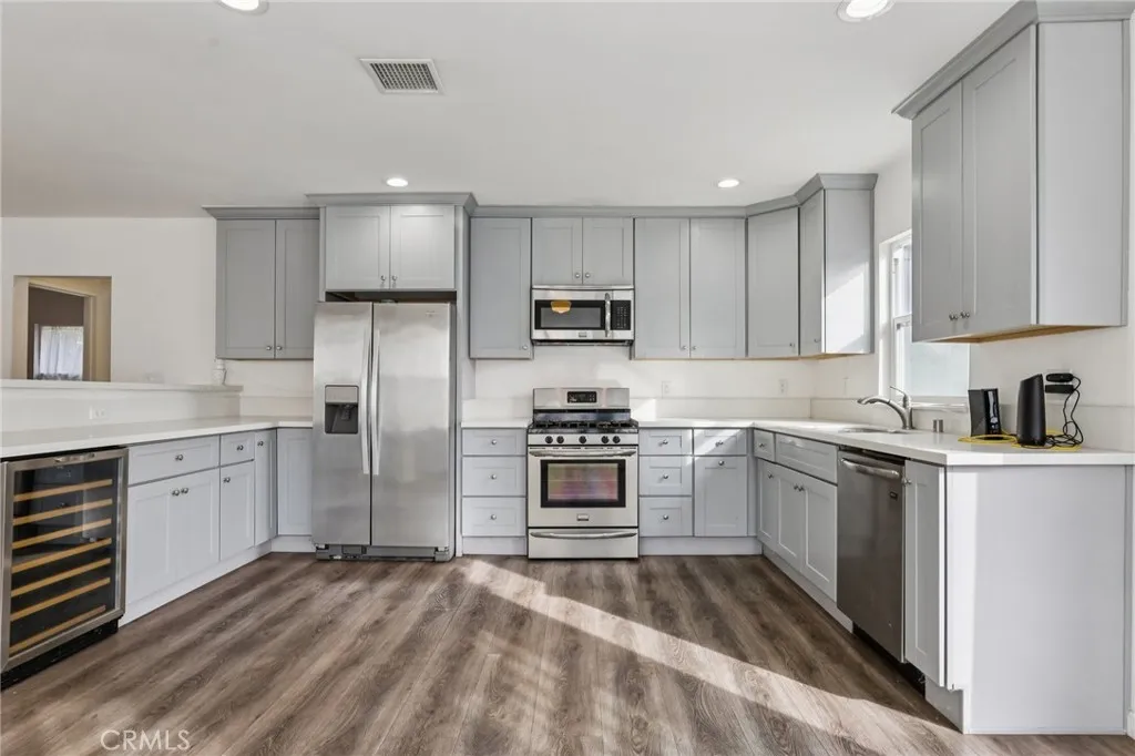 202 Mira Mar, Long Beach, California 90803 home-pic-7