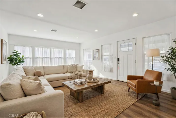 Living Room: Main House