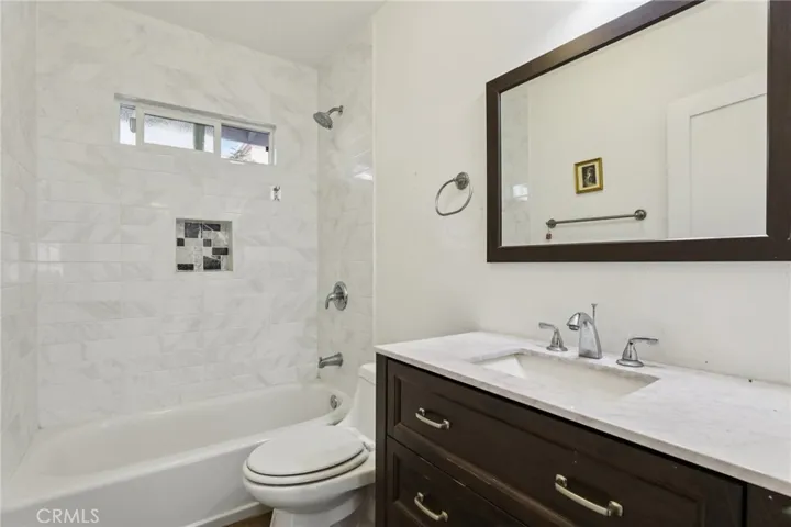 Bathroom: Main House