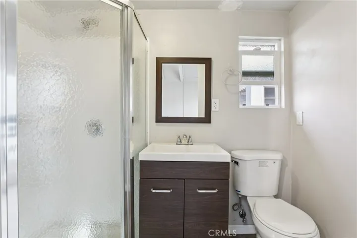Guest Space 2: bathroom