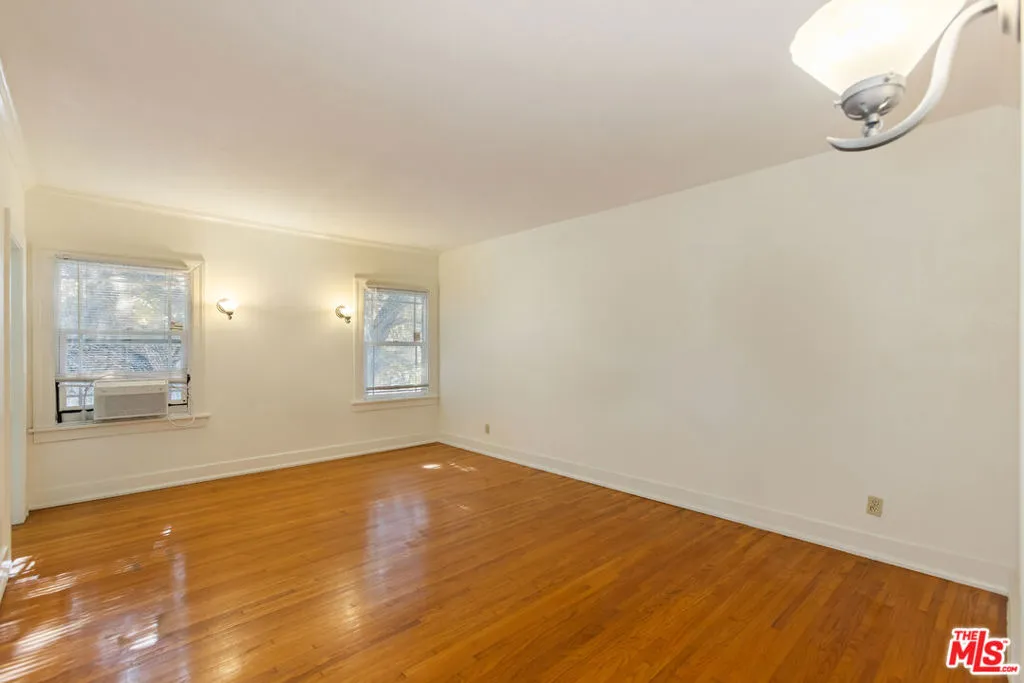 955 S Highland Avenue, Los Angeles, California 90036 home-pic-25