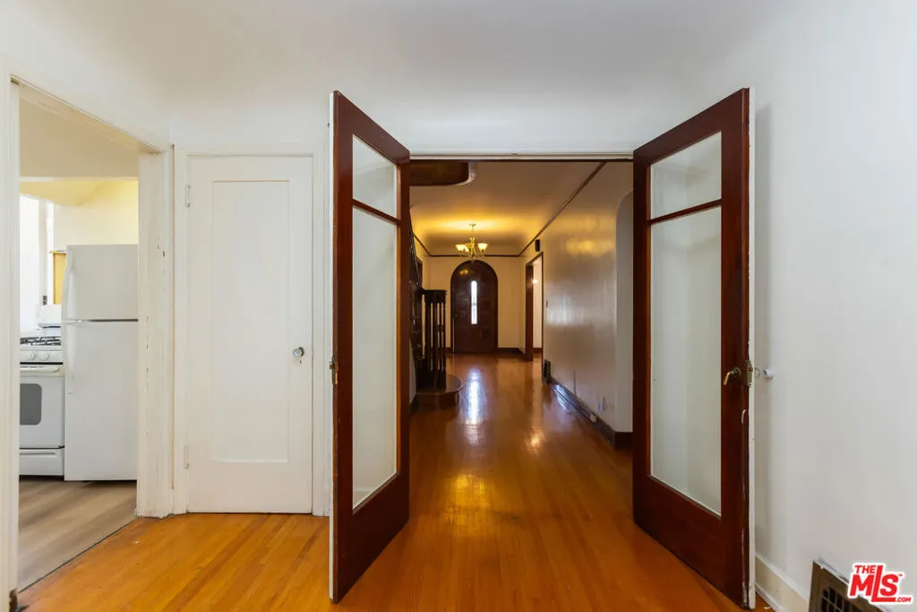 955 S Highland Avenue, Los Angeles, California 90036 home-pic-12