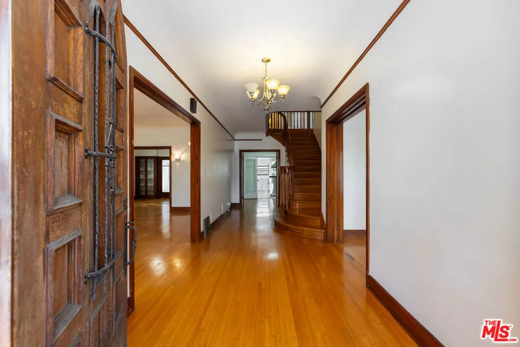 955 S Highland Avenue, Los Angeles, California 90036 home-pic-4