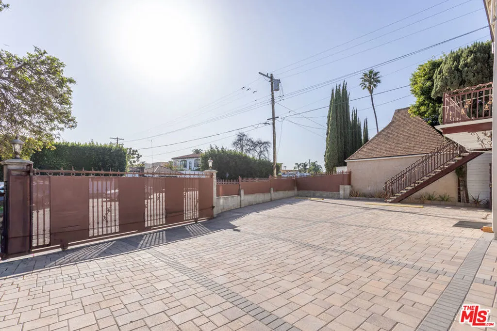 955 S Highland Avenue, Los Angeles, California 90036 home-pic-37