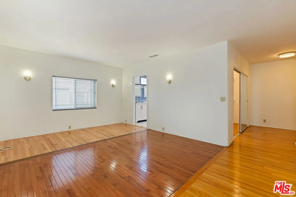 955 S Highland Avenue, Los Angeles, California 90036 home-pic-24