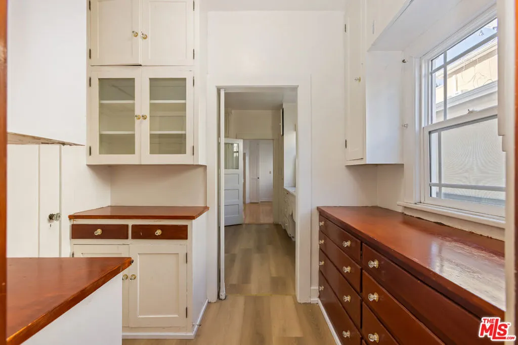 955 S Highland Avenue, Los Angeles, California 90036 home-pic-18