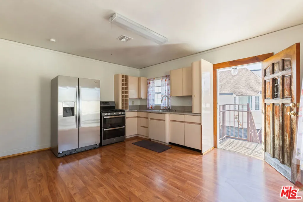 955 S Highland Avenue, Los Angeles, California 90036 home-pic-35
