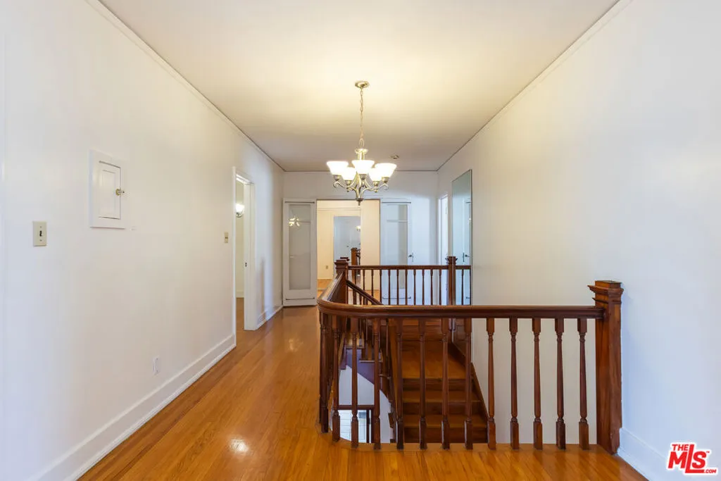 955 S Highland Avenue, Los Angeles, California 90036 home-pic-20