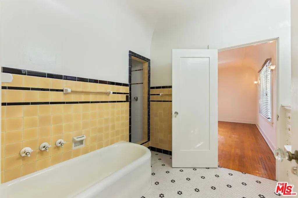 955 S Highland Avenue, Los Angeles, California 90036 home-pic-30