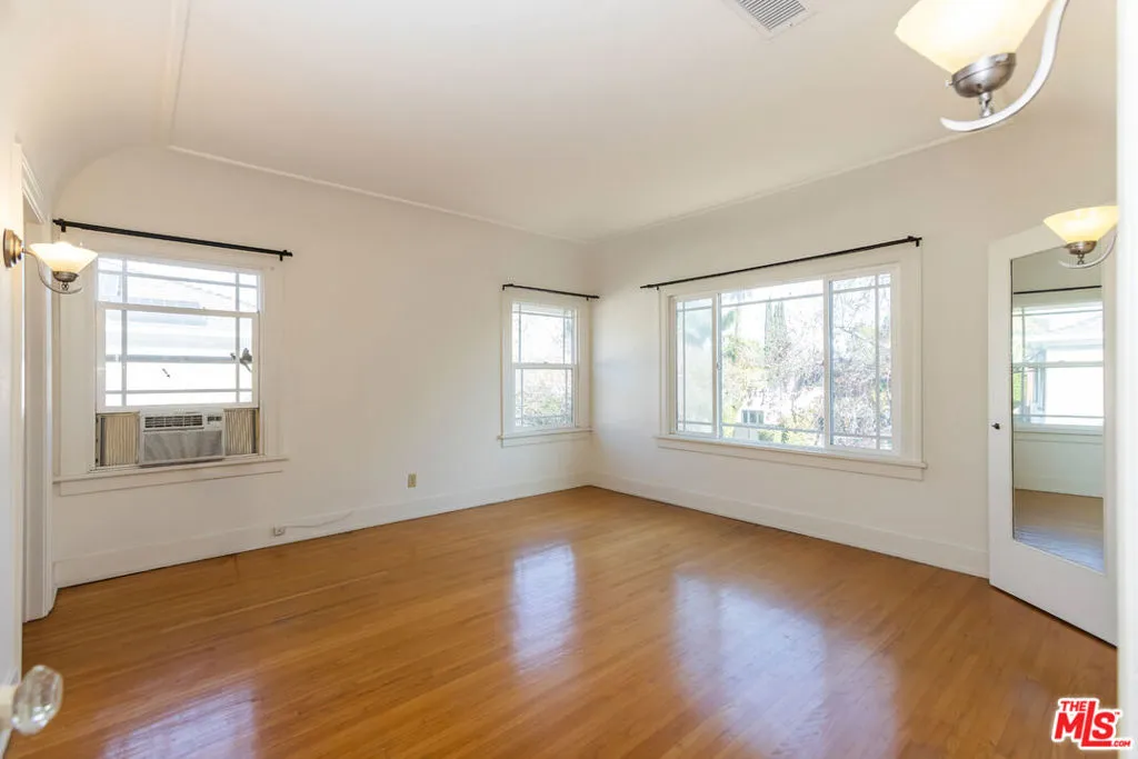 955 S Highland Avenue, Los Angeles, California 90036 home-pic-41