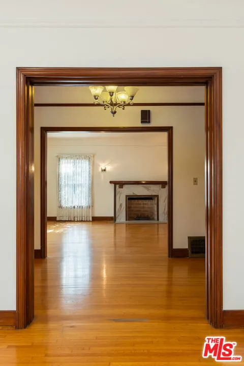 955 S Highland Avenue, Los Angeles, California 90036 home-pic-6