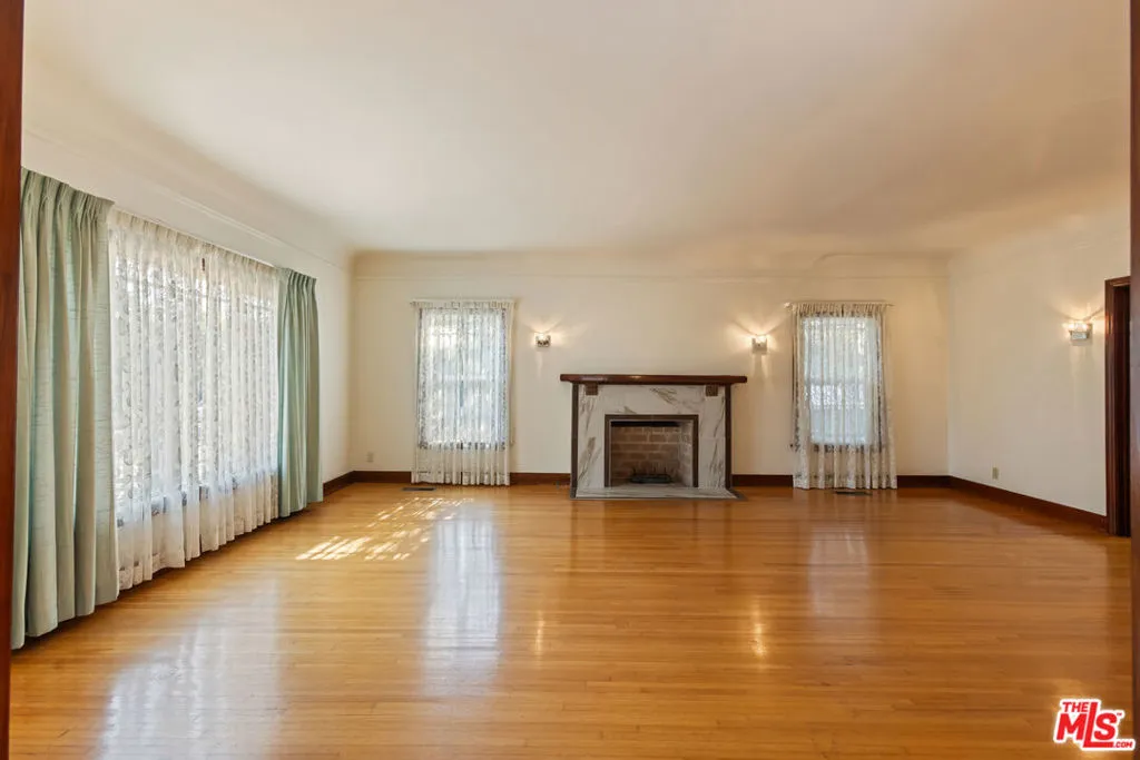 955 S Highland Avenue, Los Angeles, California 90036 home-pic-7